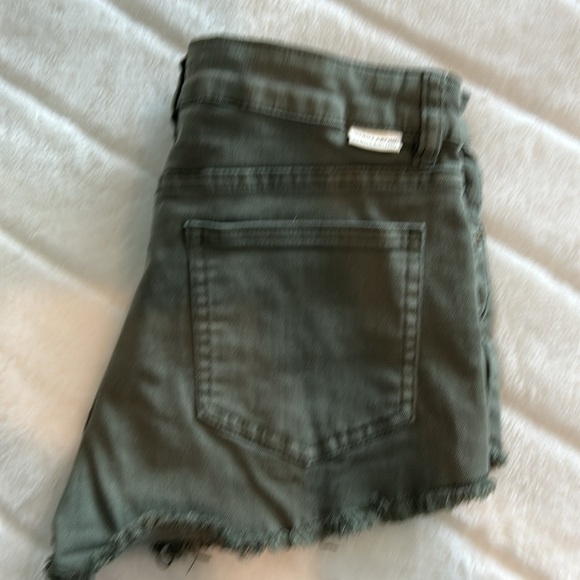 Billabong khakis green cutoff shorts - Picture 3 of 4